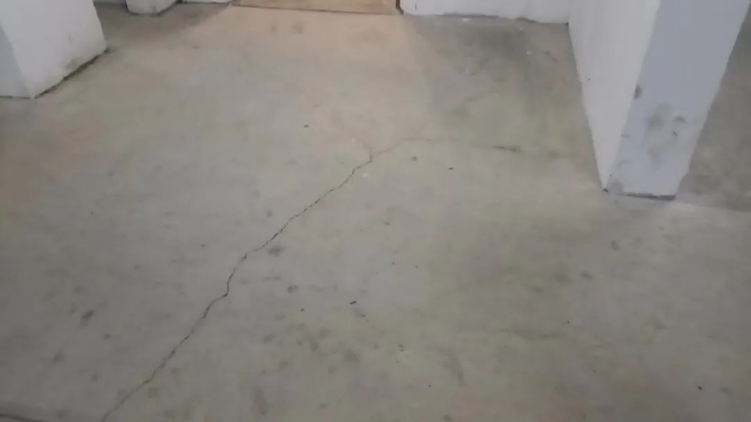 DƬ